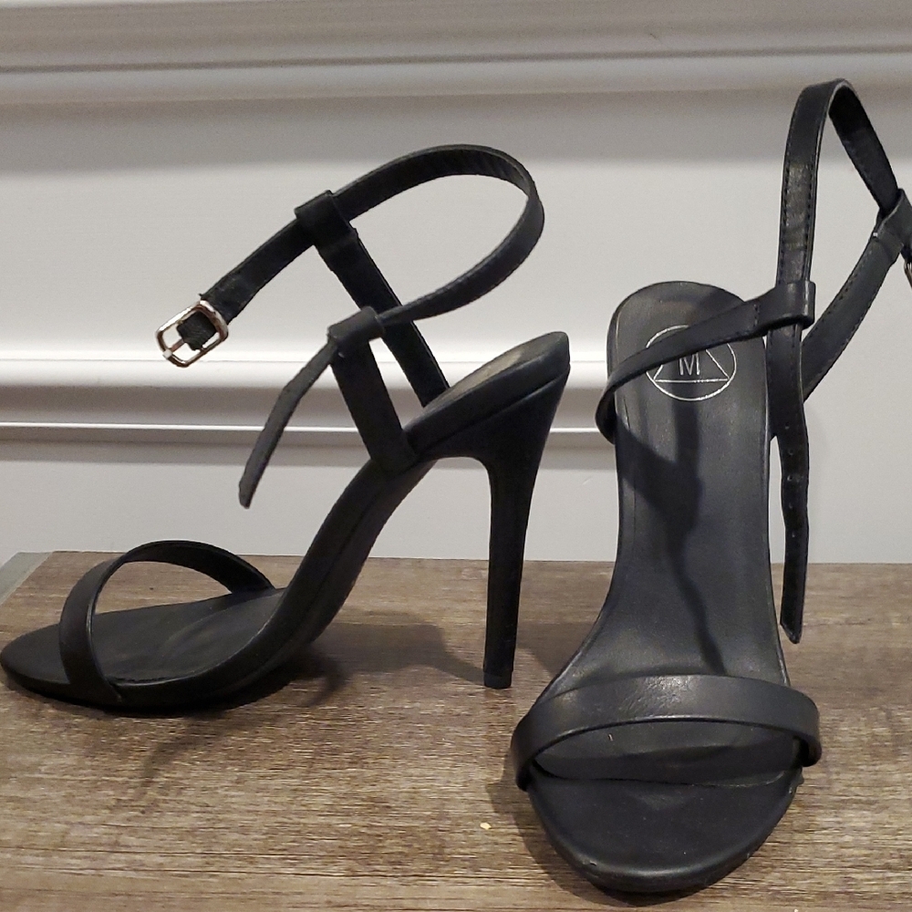 Elegant Black Strappy Heels